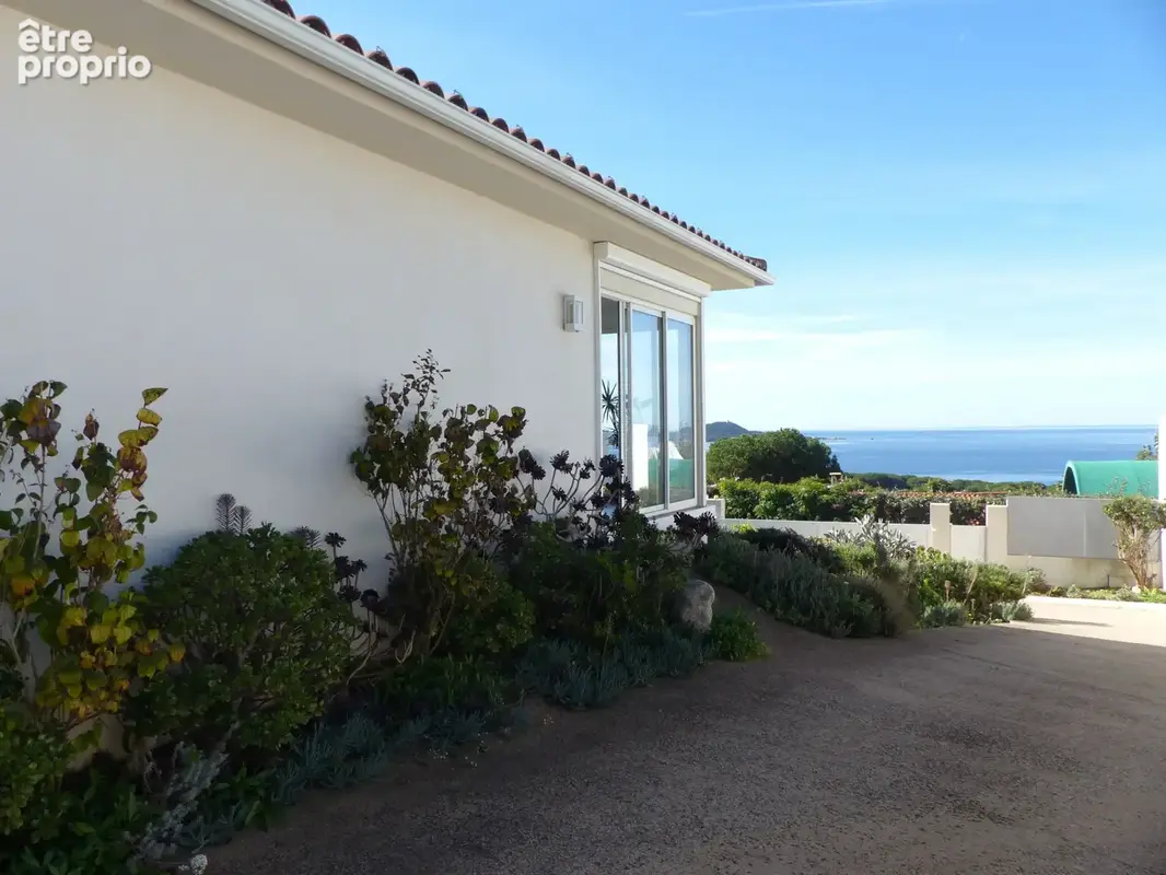 Charmante villa de 137m2 de plain pied Agosta Plage belle vue mer. - photo 3