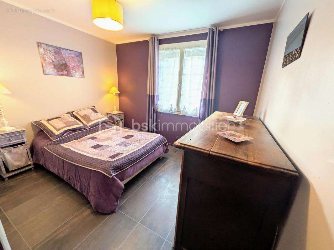 Maison à CHARMES-SUR-RHONE