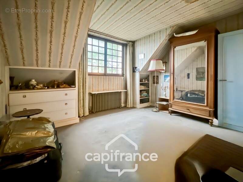 Maison à SAINT-MAUR-DES-FOSSES