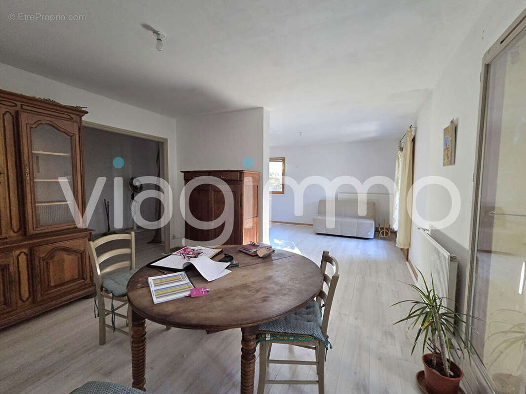 Maison à MONTELIMAR