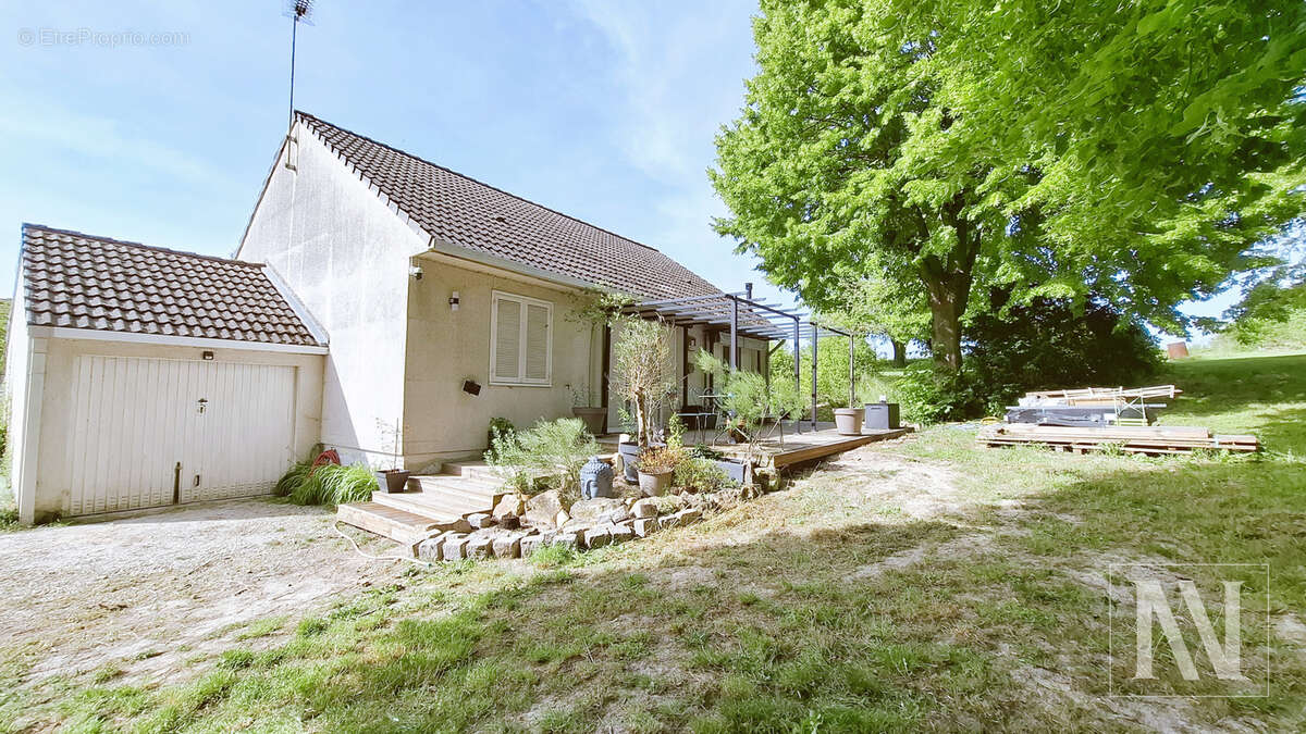 Maison à SAINT-BENOIT-SUR-SEINE