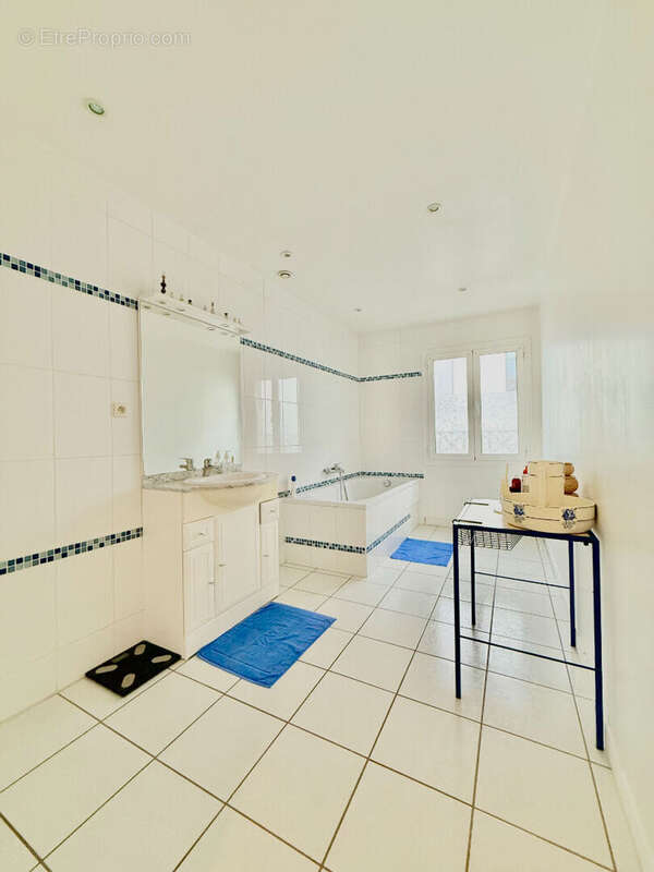 Maison à CHOISY-LE-ROI