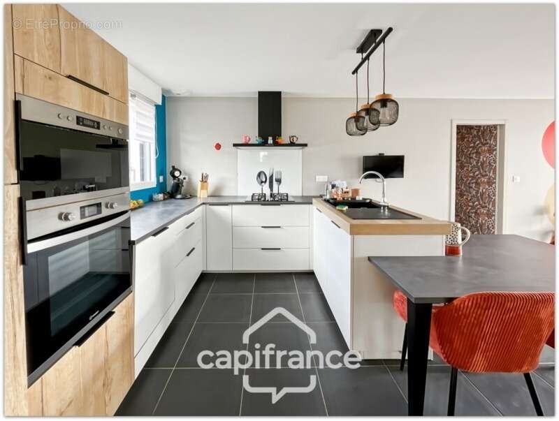 Maison à SAINTE-CECILE