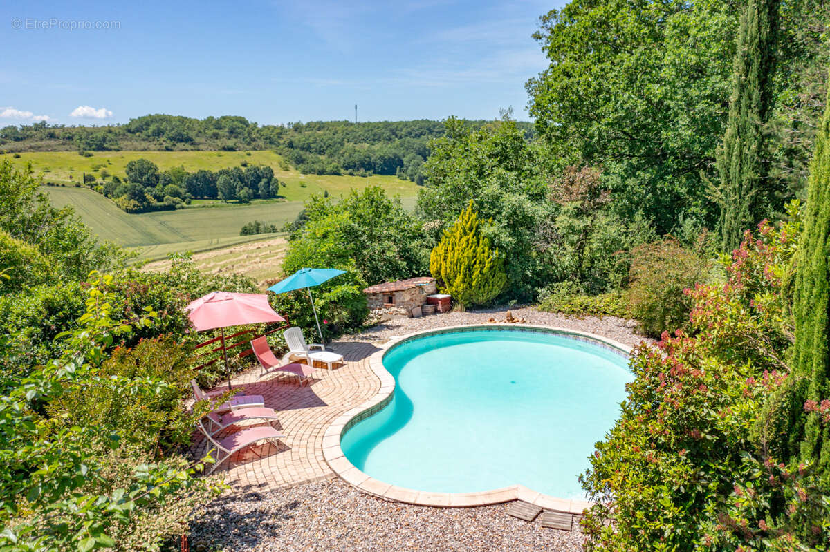 Ensemble immobilier en pierre avec piscine - photo 2