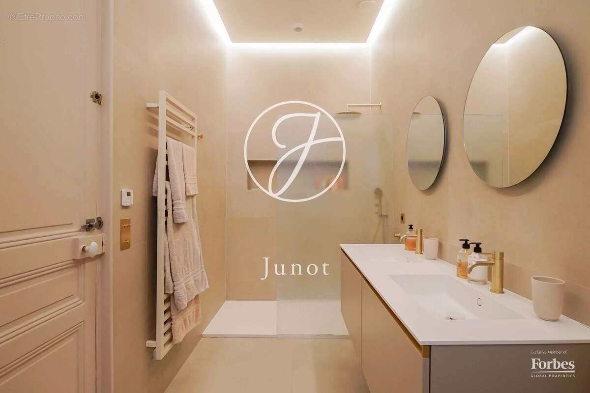 Appartement à PARIS-6E