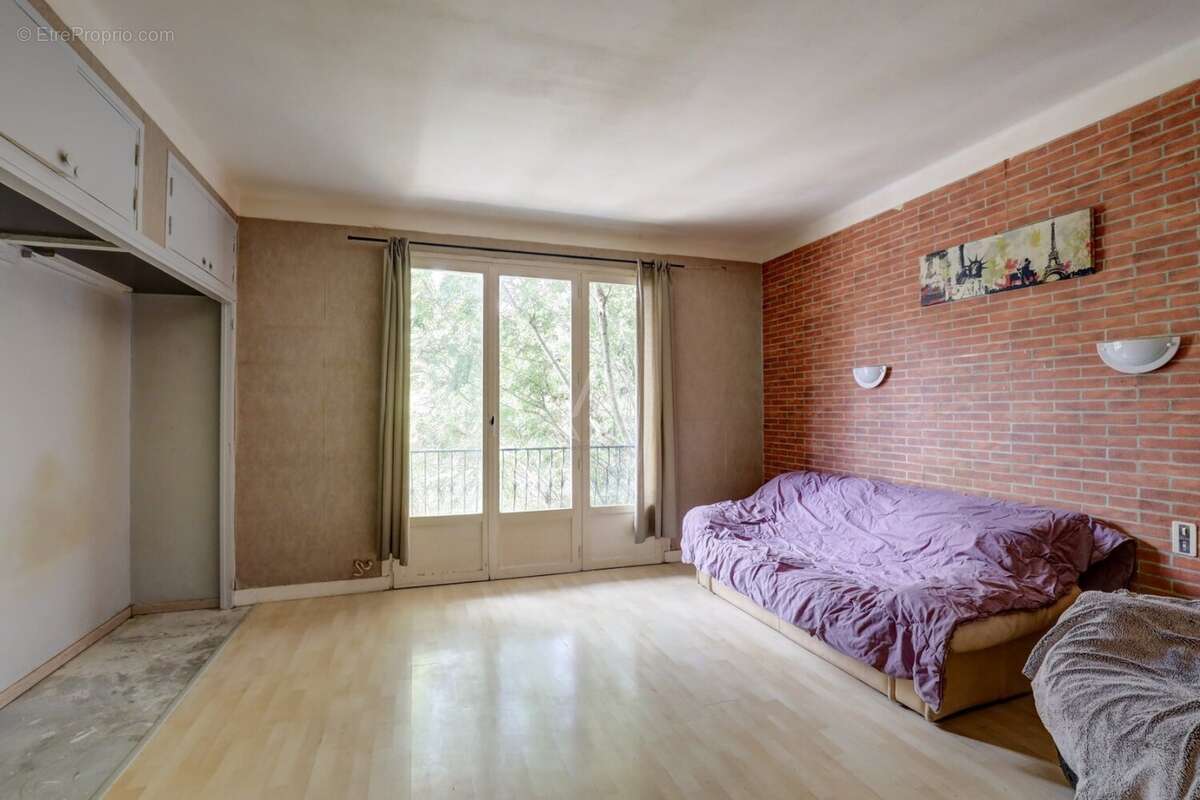 Maison à BRUGUIERES