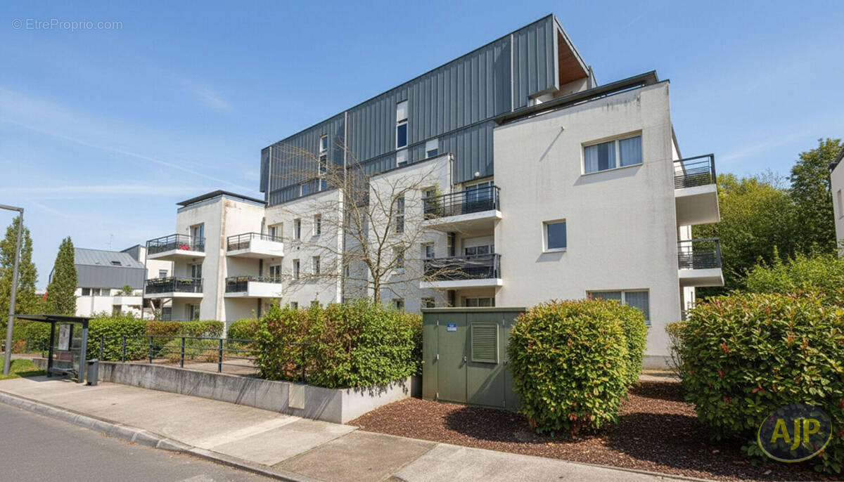 Appartement à AVRILLE