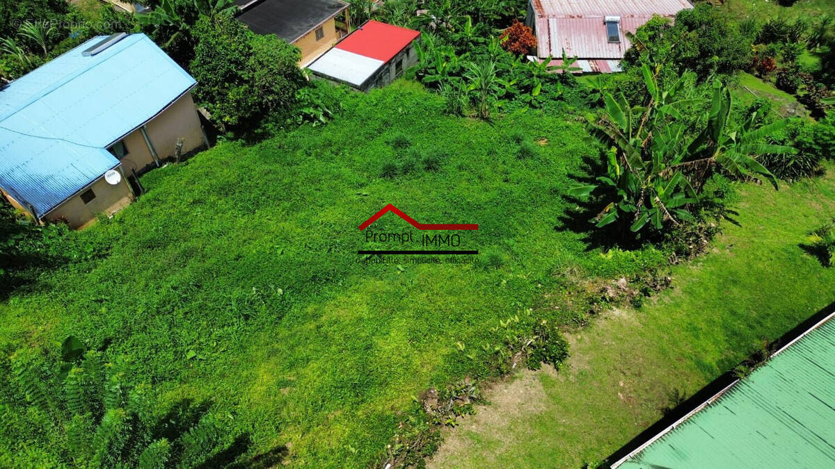 Terrain à SAINTE-MARIE