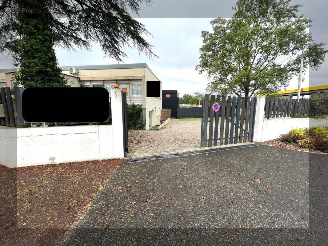 Photo 1 - Commerce à MERIGNAC