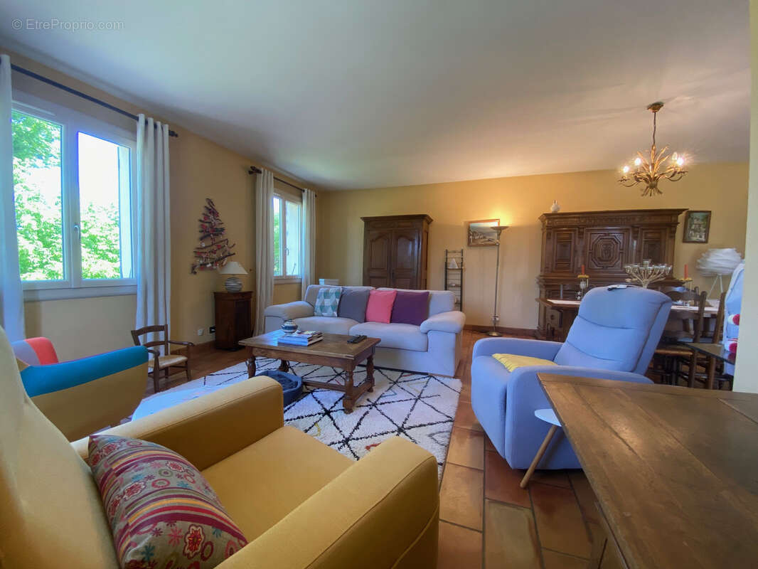 Maison à CADEROUSSE