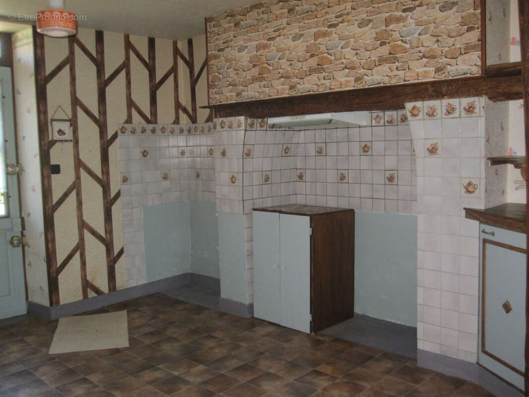 Maison à SAINT-YRIEIX-LA-PERCHE