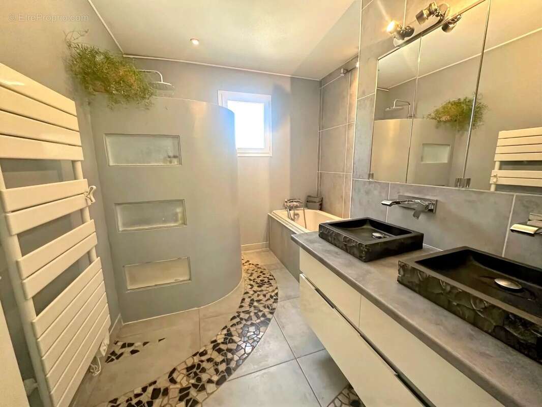 Maison à NANS-LES-PINS