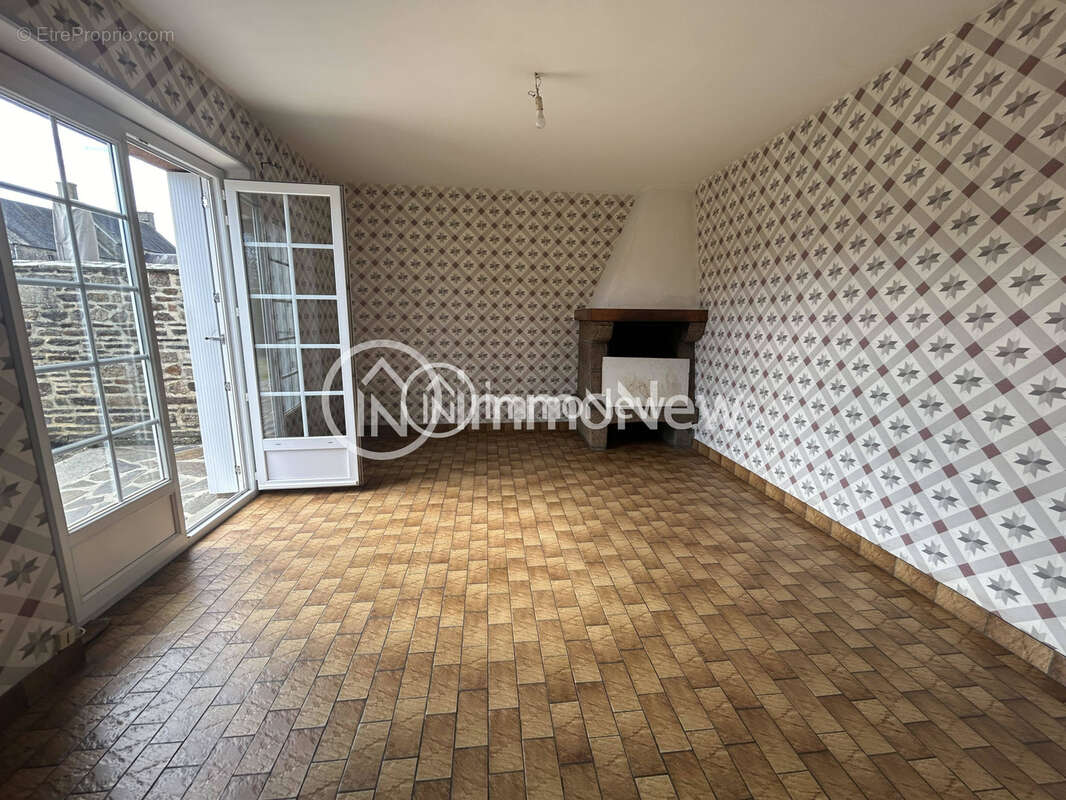 Maison mitoyenne a renover de 84m2 sur 1232m2 de terrain - photo 3