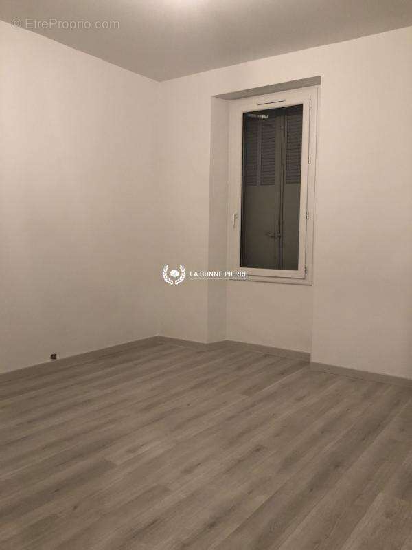 Commerce à MARSEILLE-9E