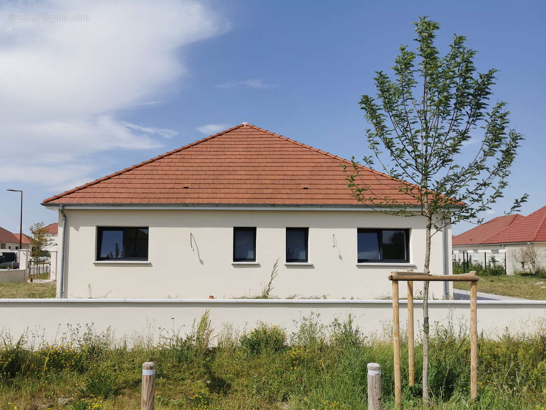 Maison achevée en 2026 avec 5 chambres à Rosières - photo 18