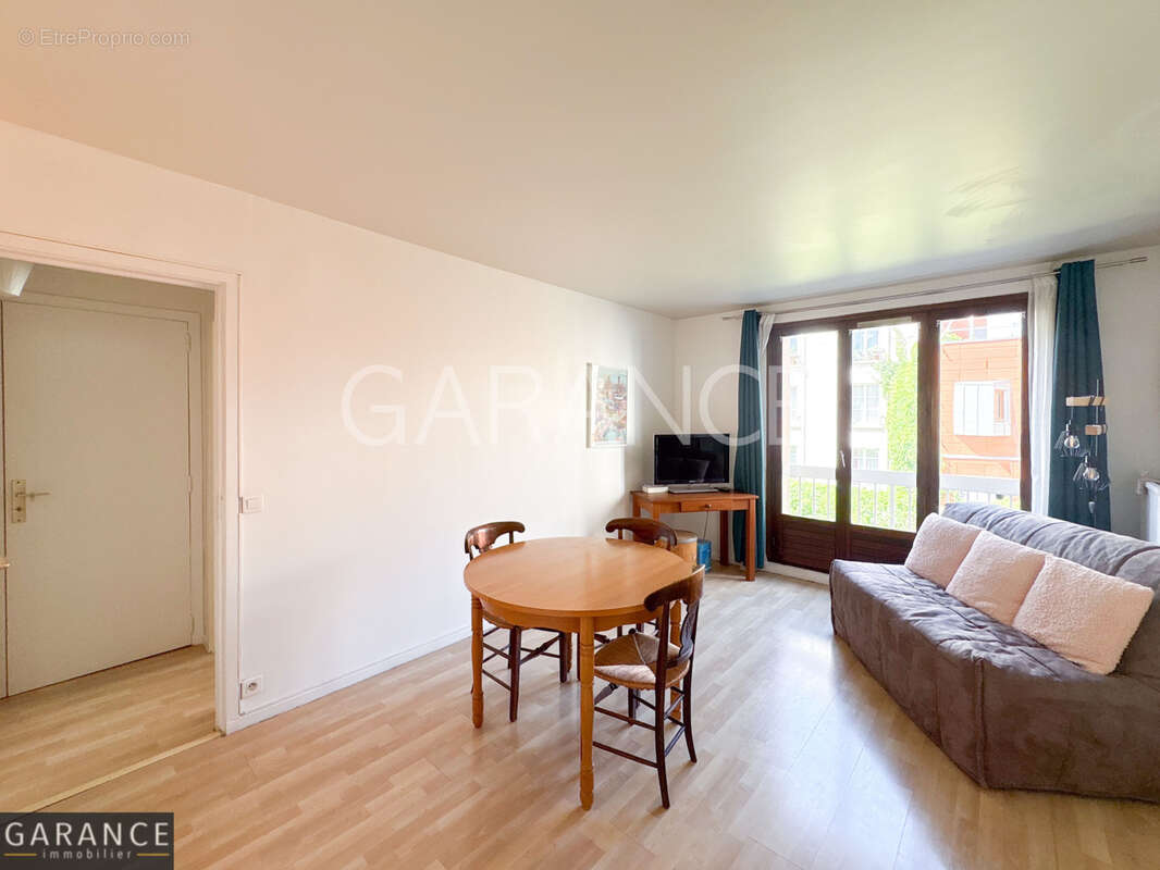 Appartement à PARIS-12E