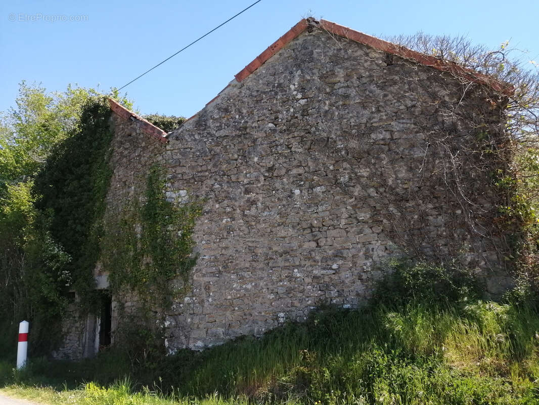 Maison à POULIGNY-NOTRE-DAME