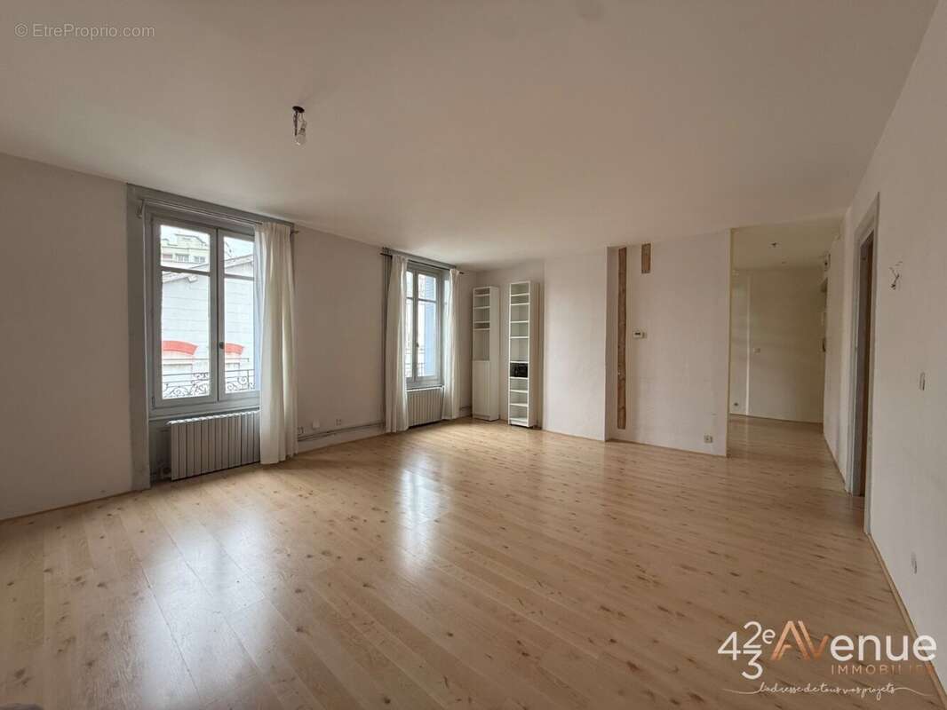 Appartement à SAINT-ETIENNE