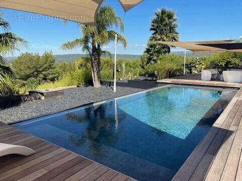 Maison à SAINT-CYR-SUR-MER