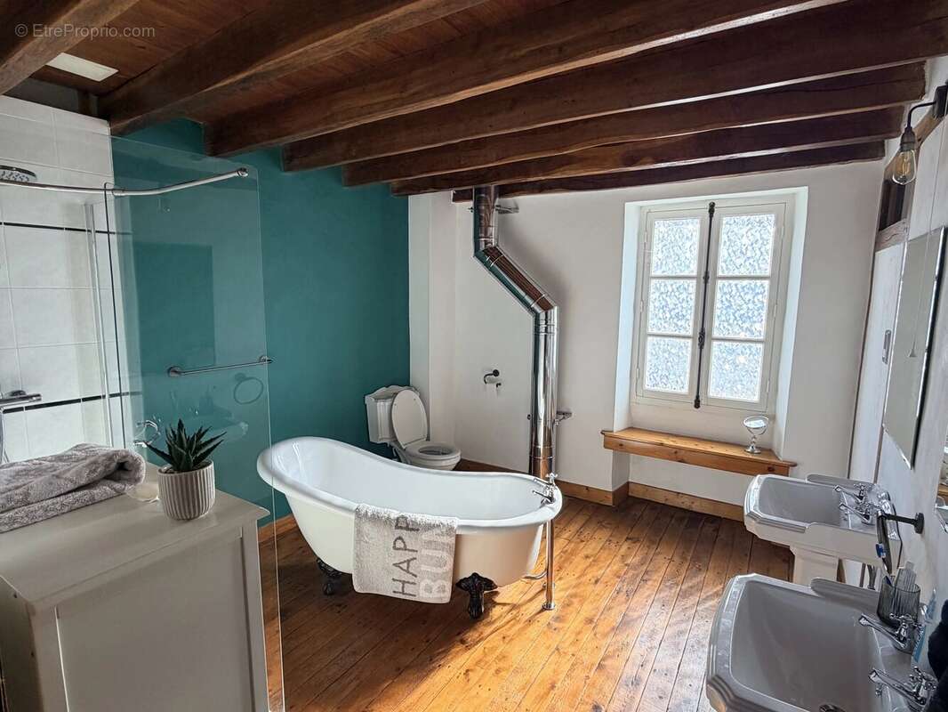 Maison à SAINT-LEGER-MAGNAZEIX