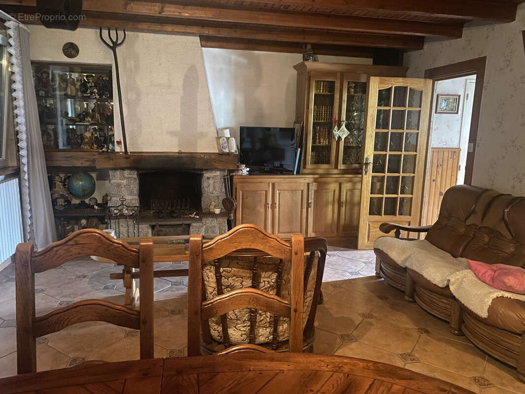 Maison à GRAND-CHARMONT