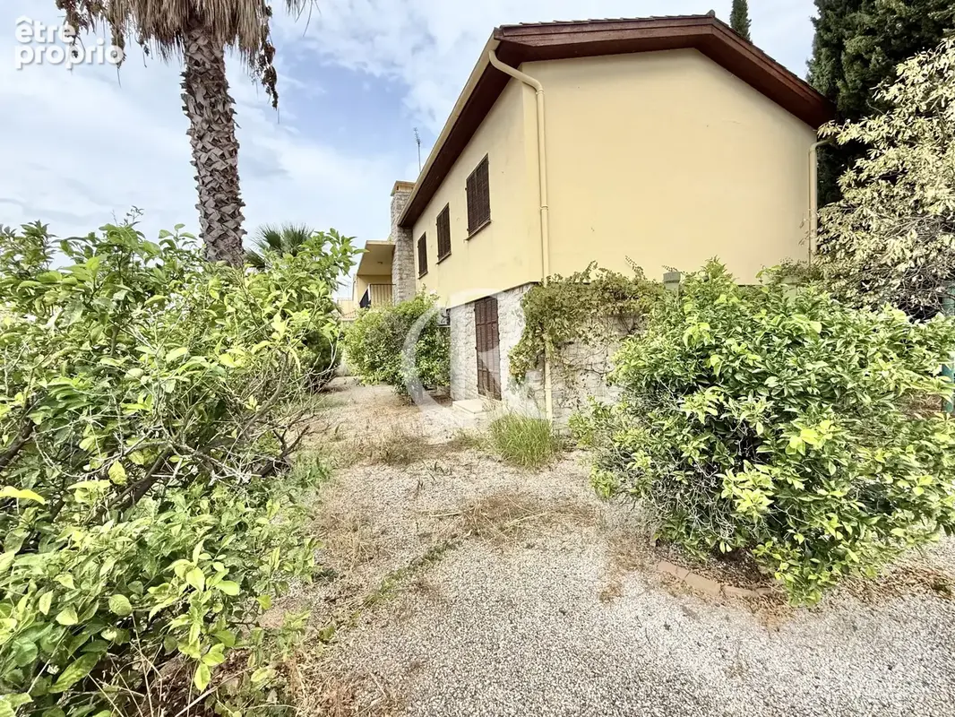 Villa centre ville - photo 3