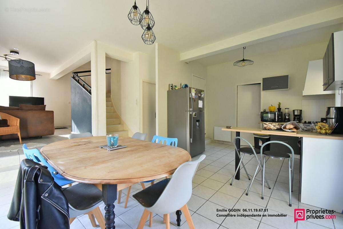 Maison à LA TESSOUALLE