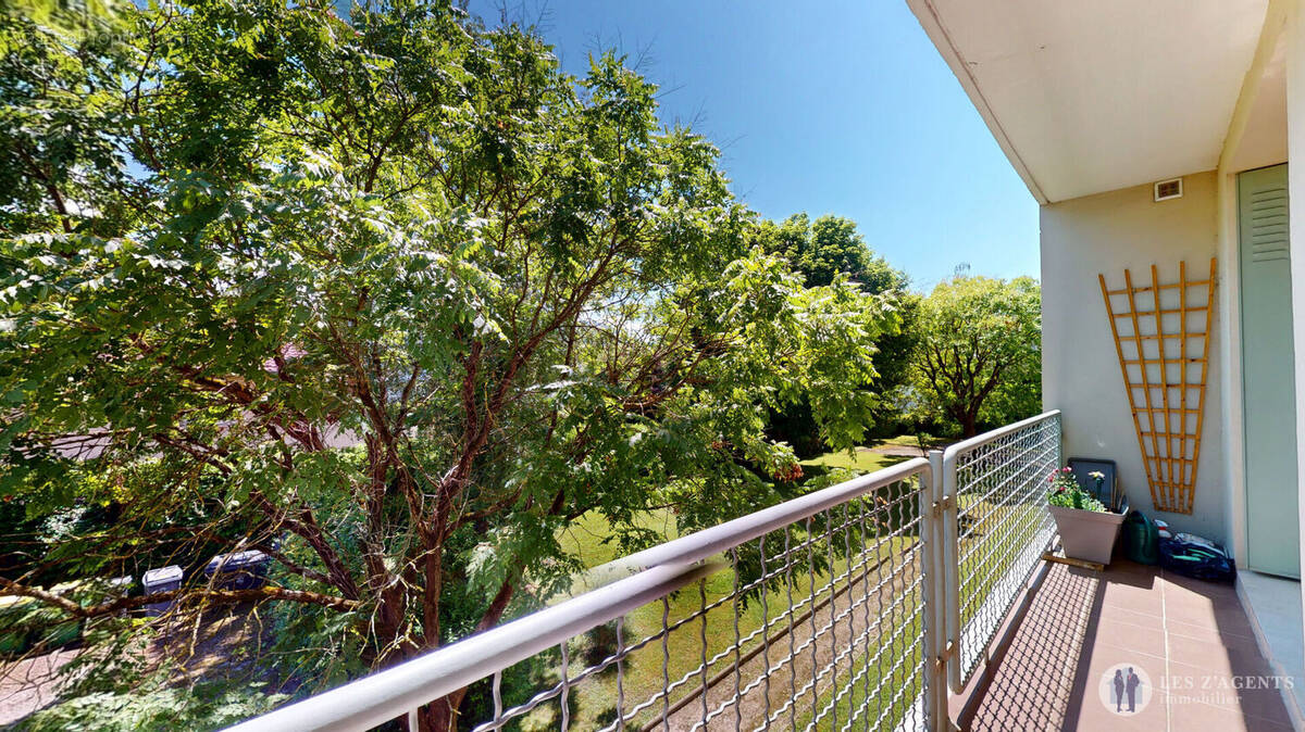 Appartement à SAINT-MARTIN-D'HERES