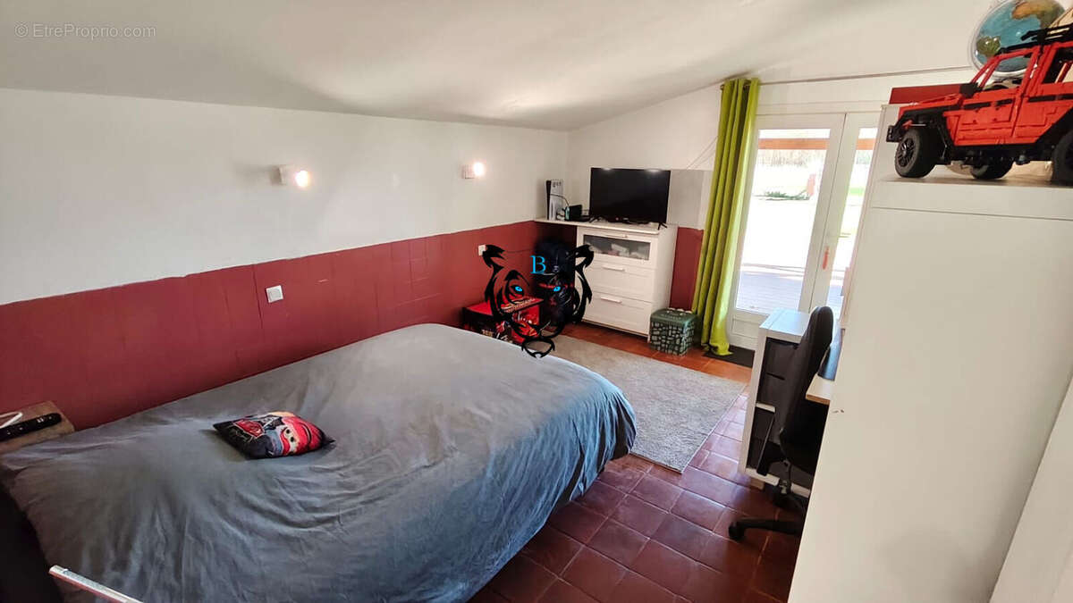 Maison à ROQUEBRUNE-SUR-ARGENS