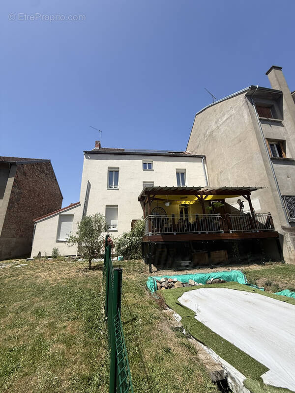 Maison à SAINT-YORRE