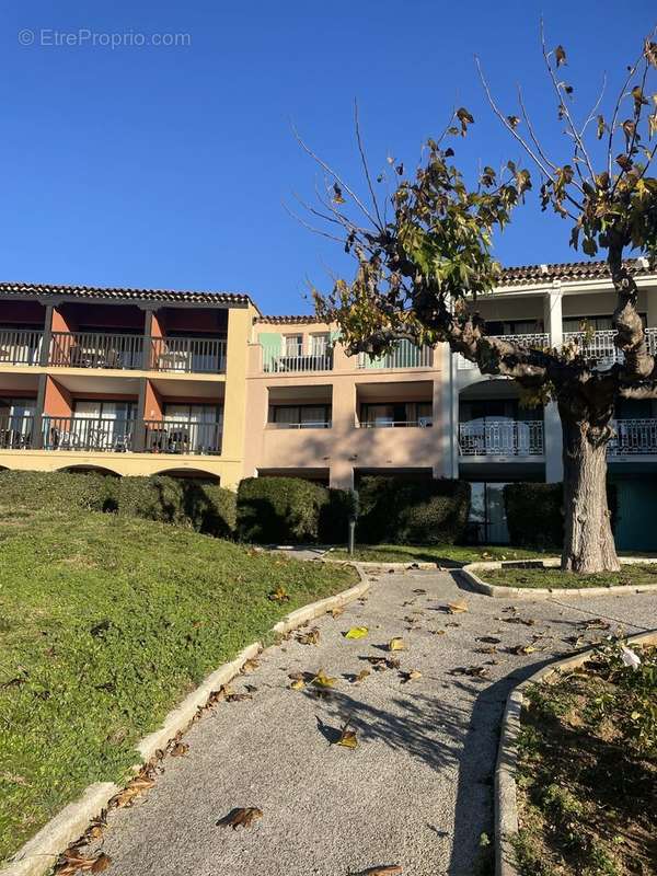 facade - Appartement à GRIMAUD