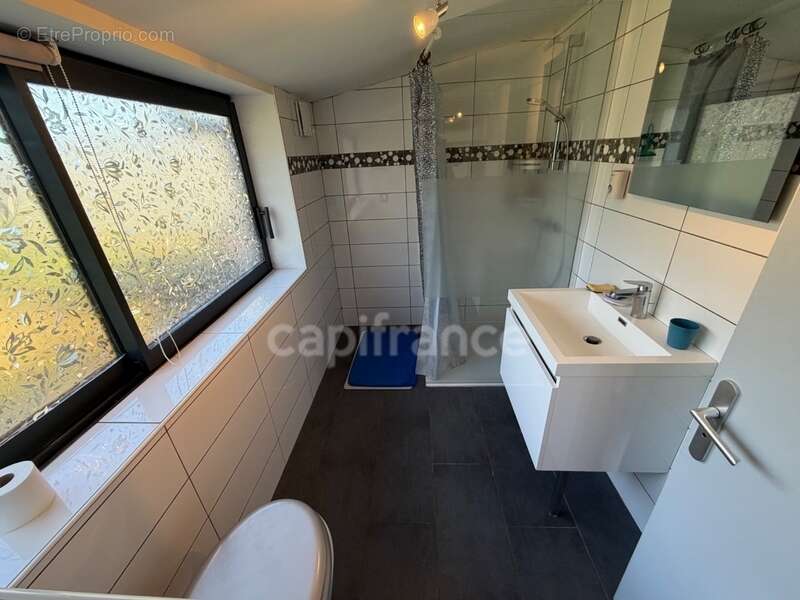 Maison à CLEDEN-POHER