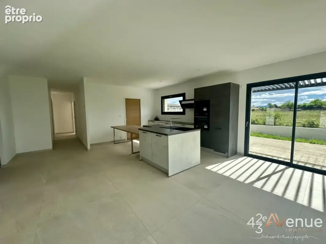 Maison 103 m² à Bonson  - photo 6