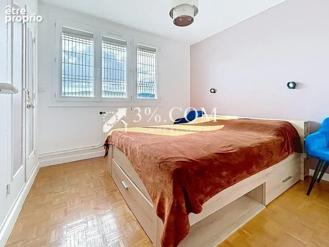 Appartement T3 vue Crussol: 74 m2 habitables avec balcon et - photo 7