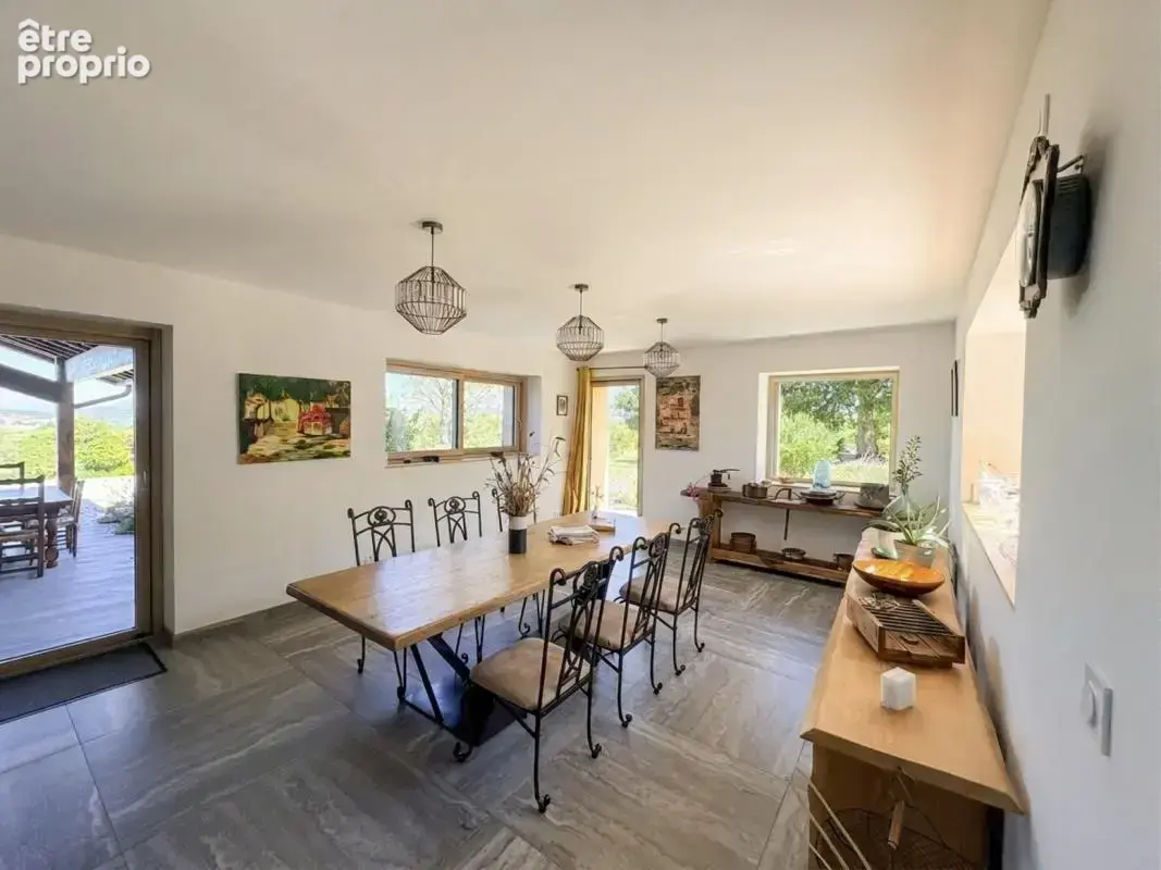Maison 390 m² à Les Eparres  - photo 2
