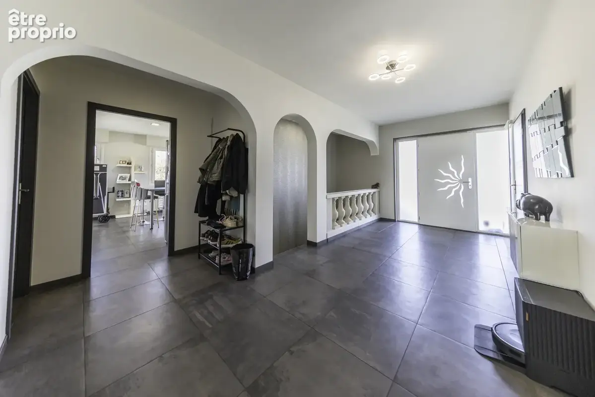 Maison contemporaine 7 pièces 252m2 - photo 4