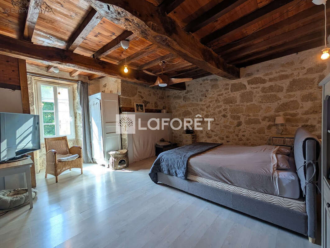 Maison à MONCRABEAU