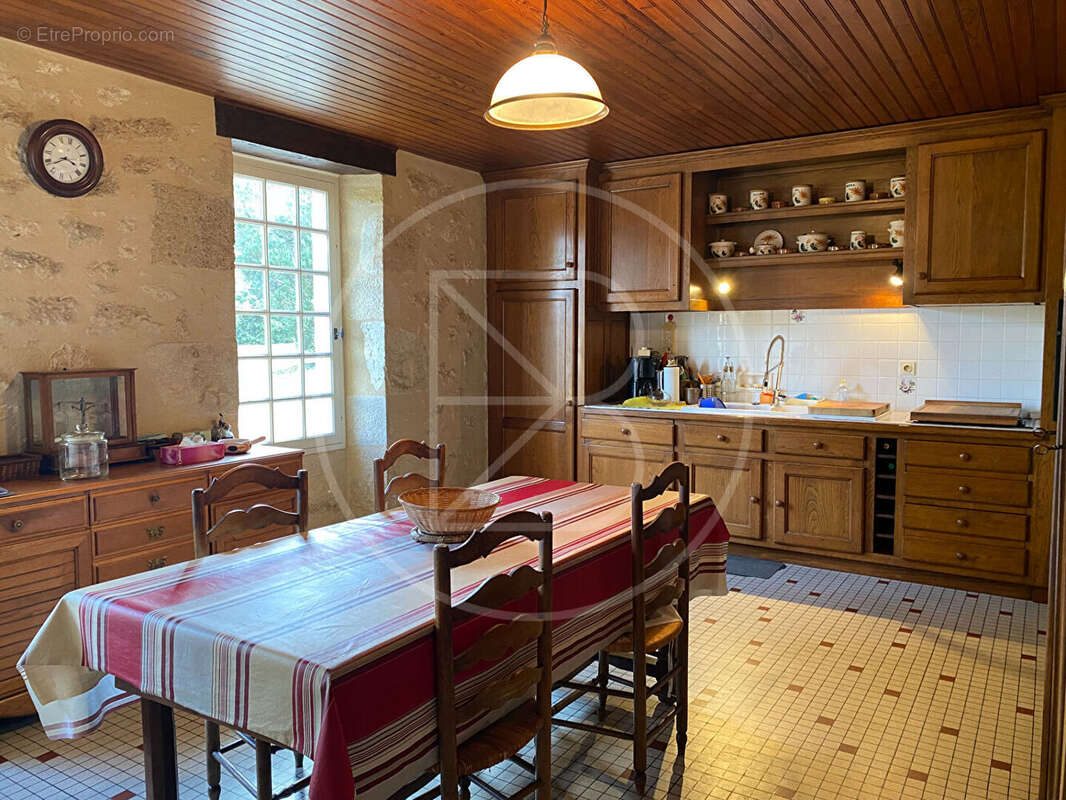 Maison à GENSAC