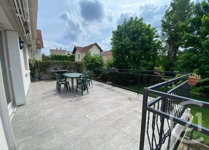 Maison à SAINT-MAUR-DES-FOSSES