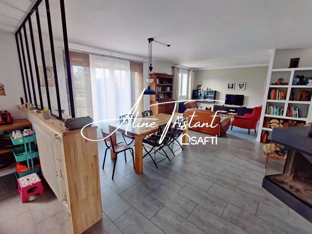 Photo 4 - Maison à FONTAINE-ETOUPEFOUR