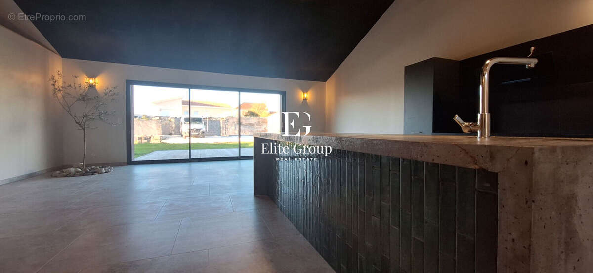 Maison à BARBEZIEUX-SAINT-HILAIRE