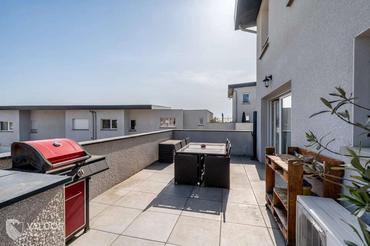 Appartement à ANSE
