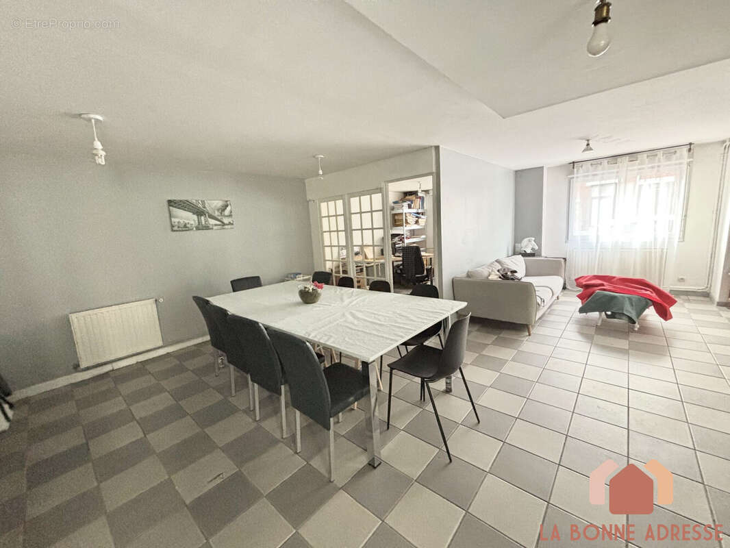 SALON - Maison à WATTRELOS