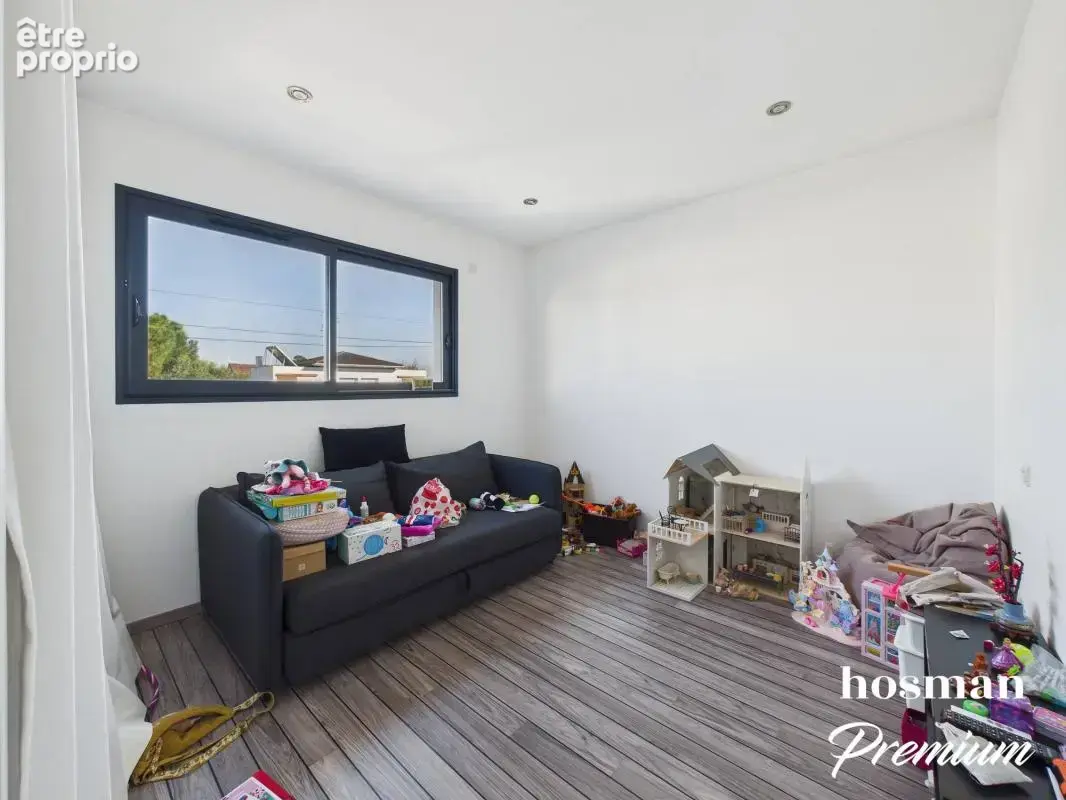 Maison de 160 m² avec piscine, terrasse, garage, dépendance - Stéhélin Bordeaux - photo 11