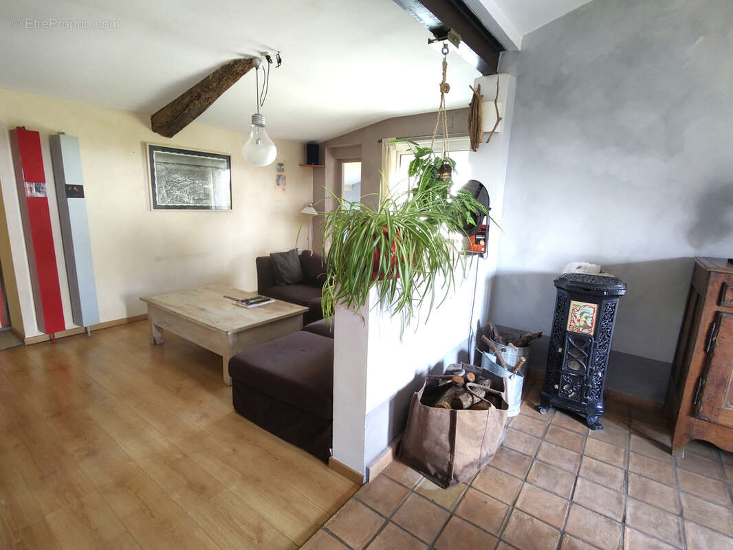 Maison à SAINT-SERIES