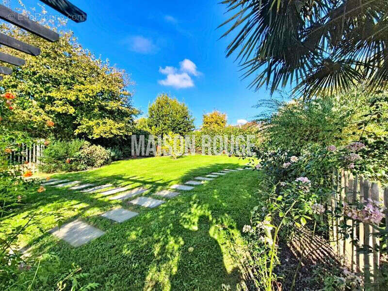 Maison à PLOUER-SUR-RANCE