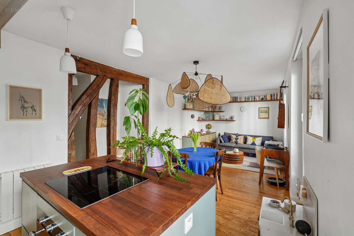 Appartement à PARIS-18E