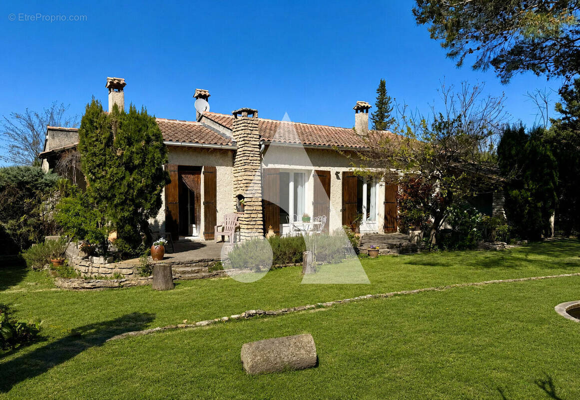 Maison à ROBION