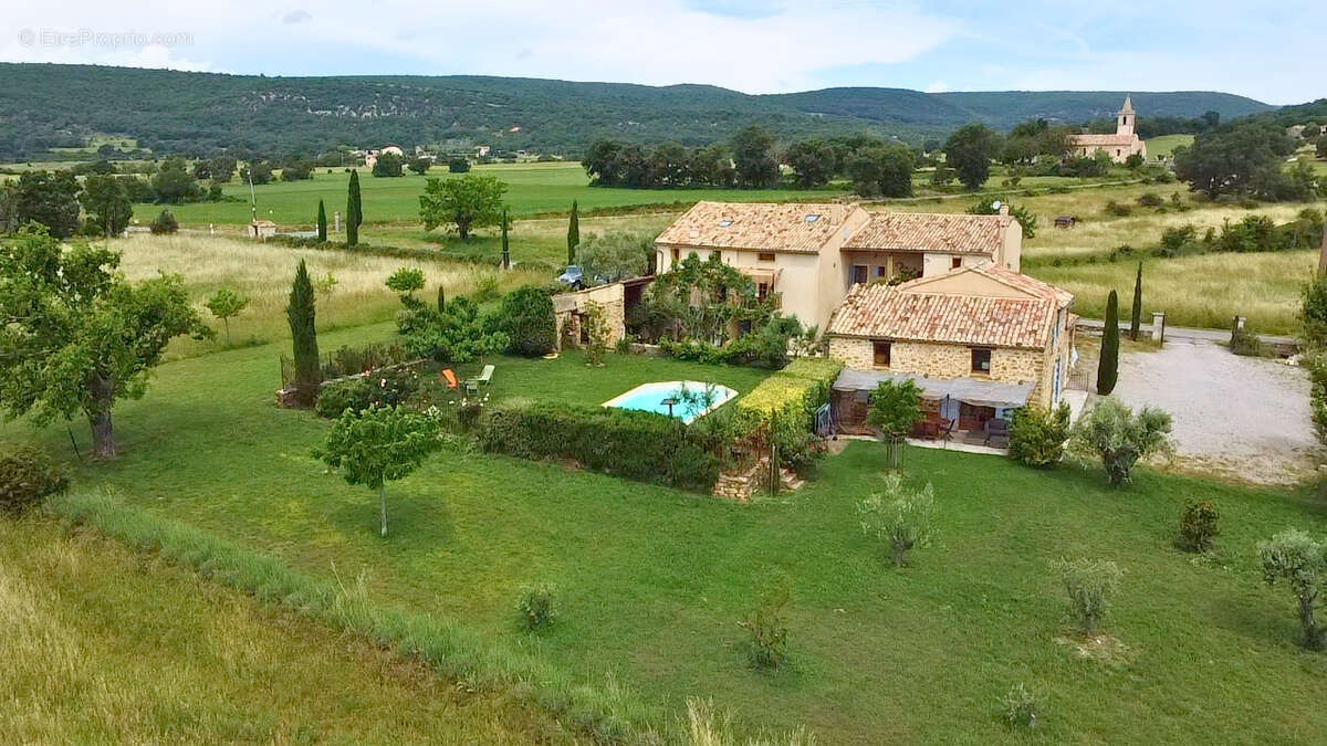 MAS RESTAURE  avec 12 Hectares  et autonome - photo 5