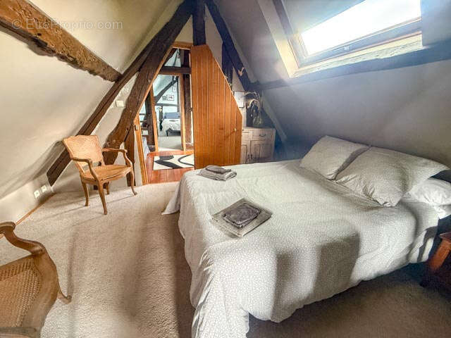 Maison à NEUVILLE-SUR-TOUQUES